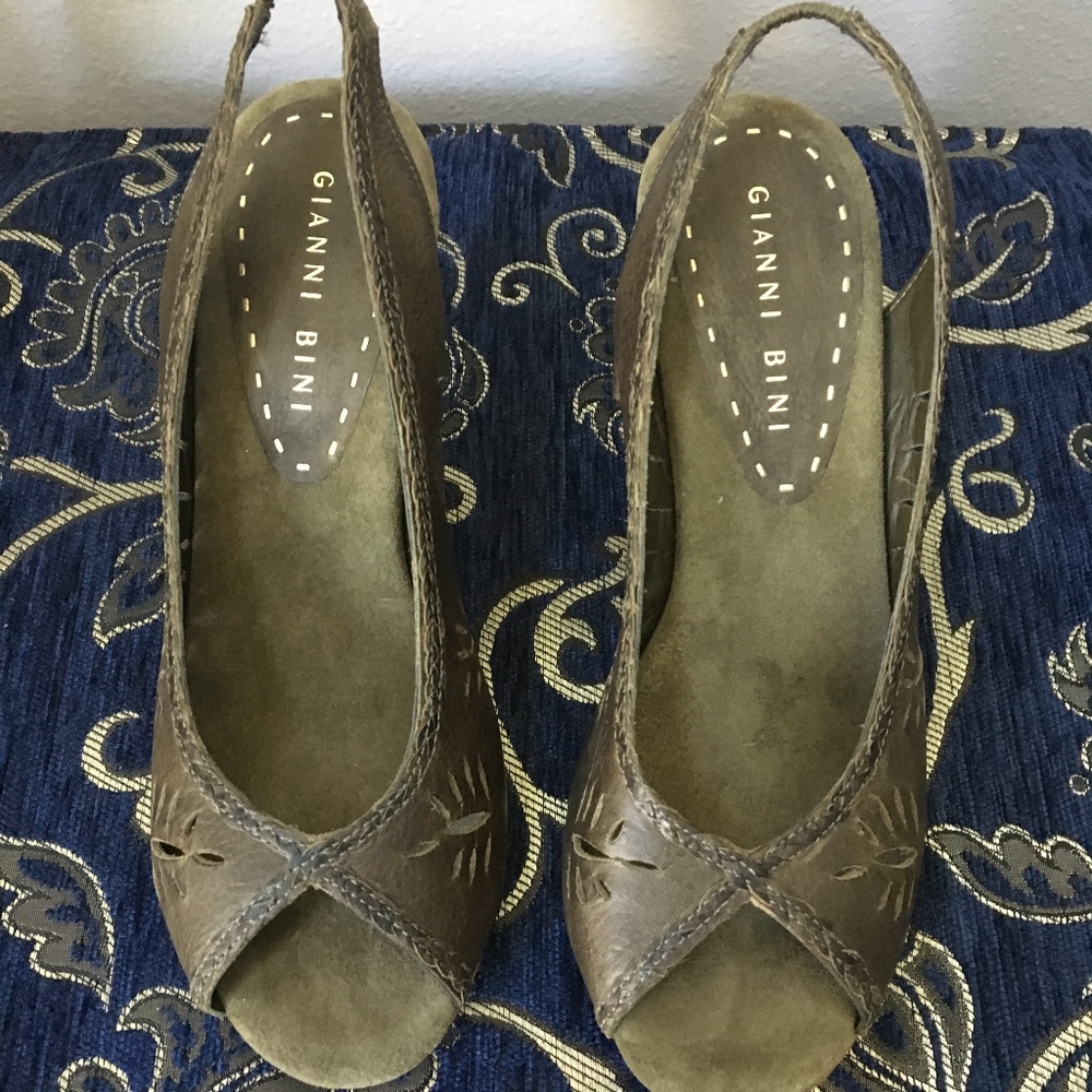 Gianni Bini Leather Slingback